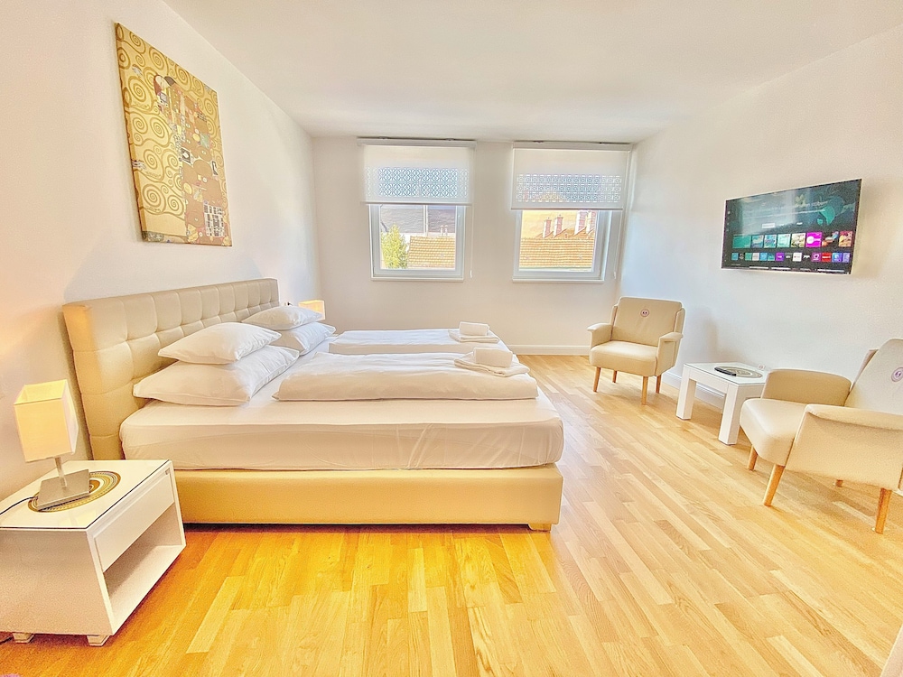Superior Apartment, 1 Queen Bed with Sofa bed, Non Smoking, Kitchen photo 2