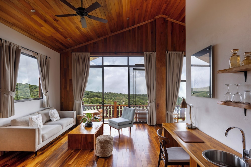Nicoya Penthouse Suite