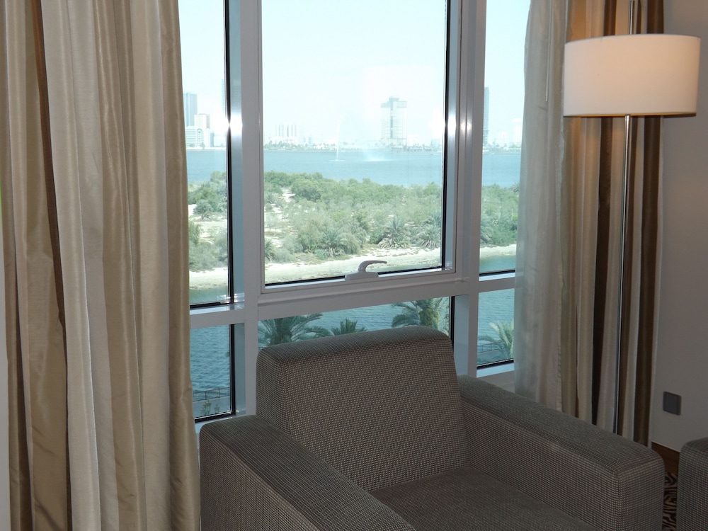 Premium Room, 1 King Bed, Lagoon View photo 3