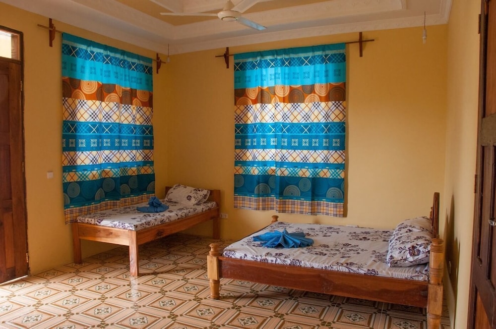 Triple Room, Shared Bathroom