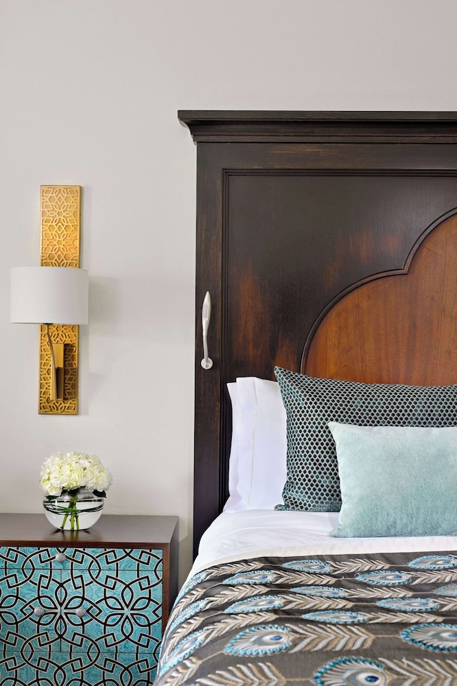 Room, 1 King Bed (residence Prestige, Uae Resident)