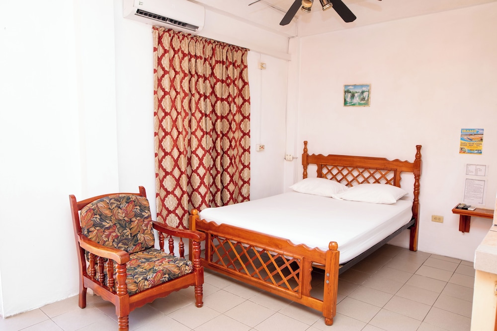 Traditional Studio, 1 Queen Bed, Non Smoking, Air conditioning photo 1