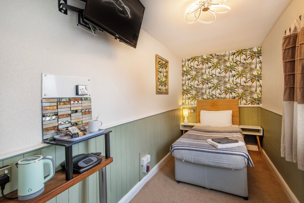 Standard Single Room, Shared Bathroom photo 1