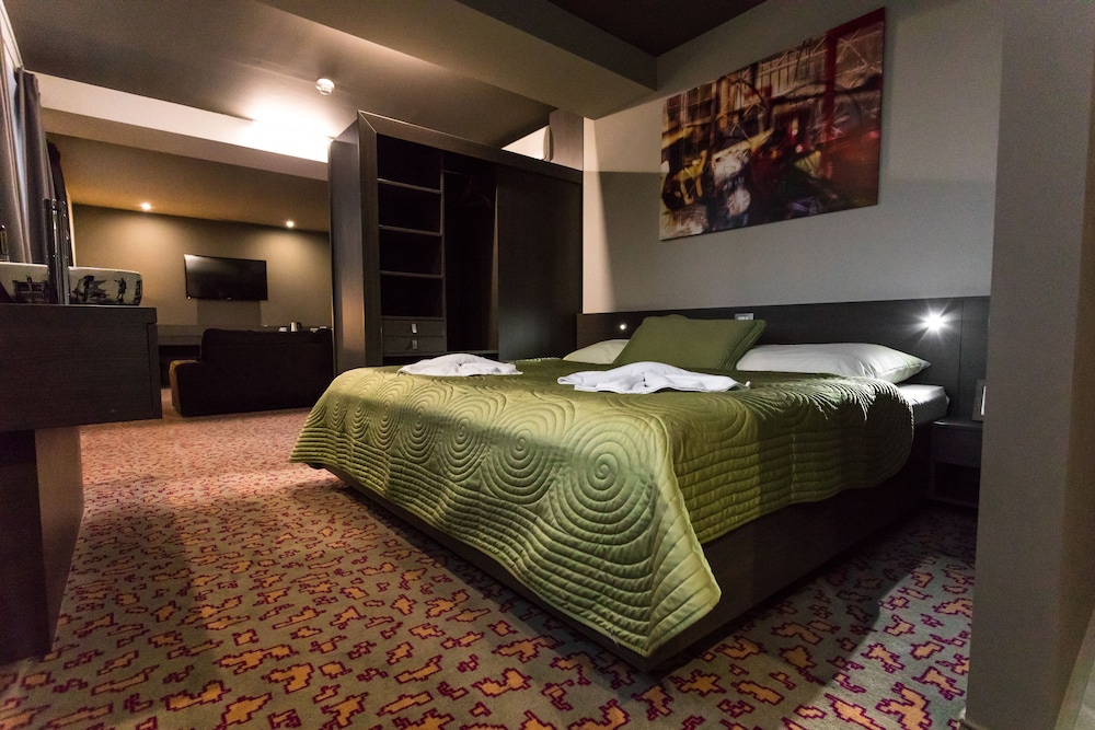 Standard Suite, 1 Double Bed with Sofa bed photo 1
