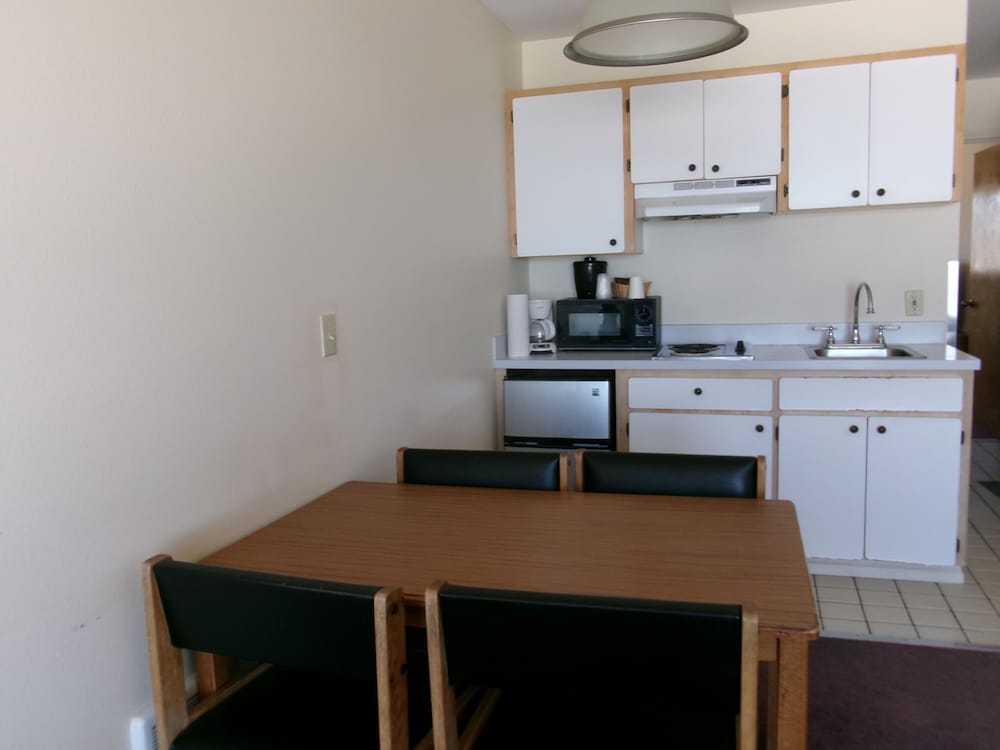 Ocean View 1 Bedroom, 2 Bathroom Suite W/Gas Fireplace (Stairs/Pets). photo 3