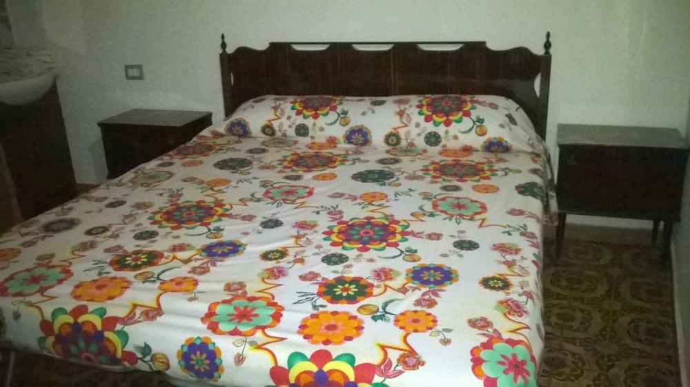 Family Quadruple Room, Shared Bathroom, City View photo 1