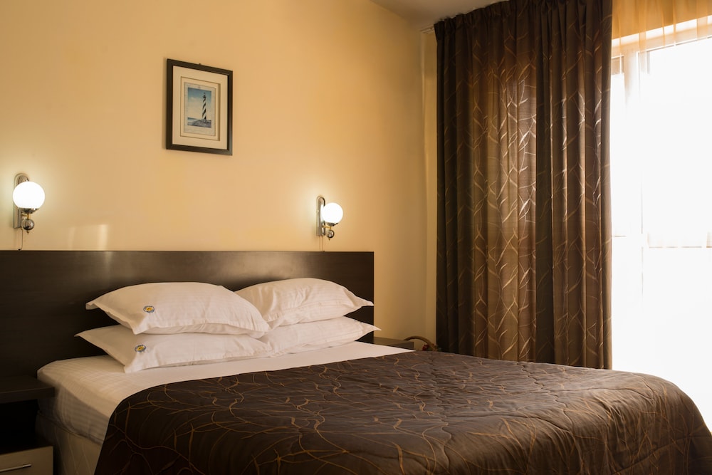 Classic Double Room, Partial Sea View photo 1