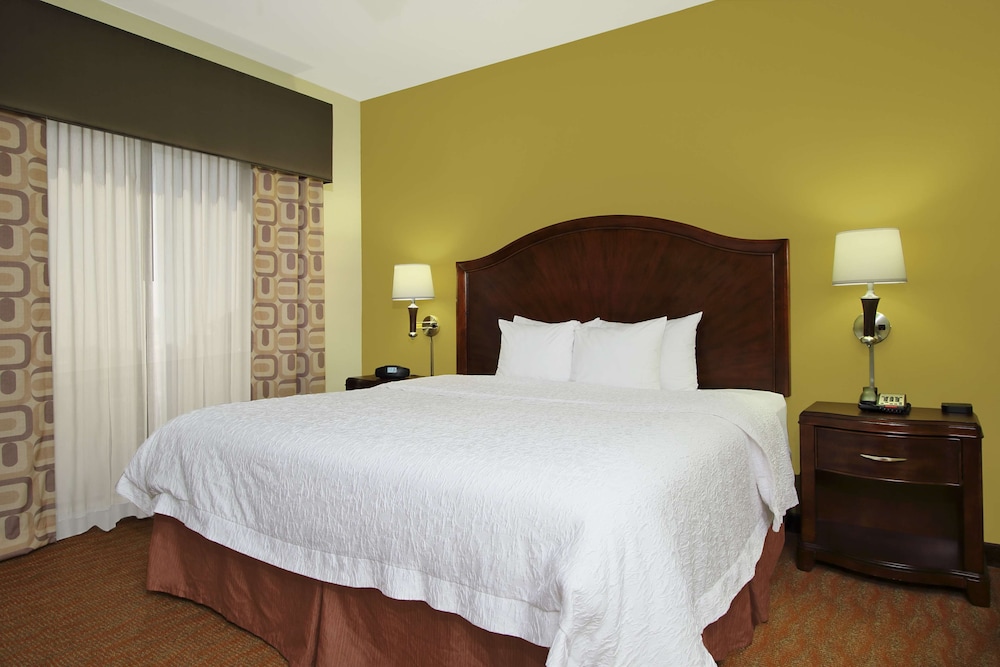 One king bed non smoking - Photo 3