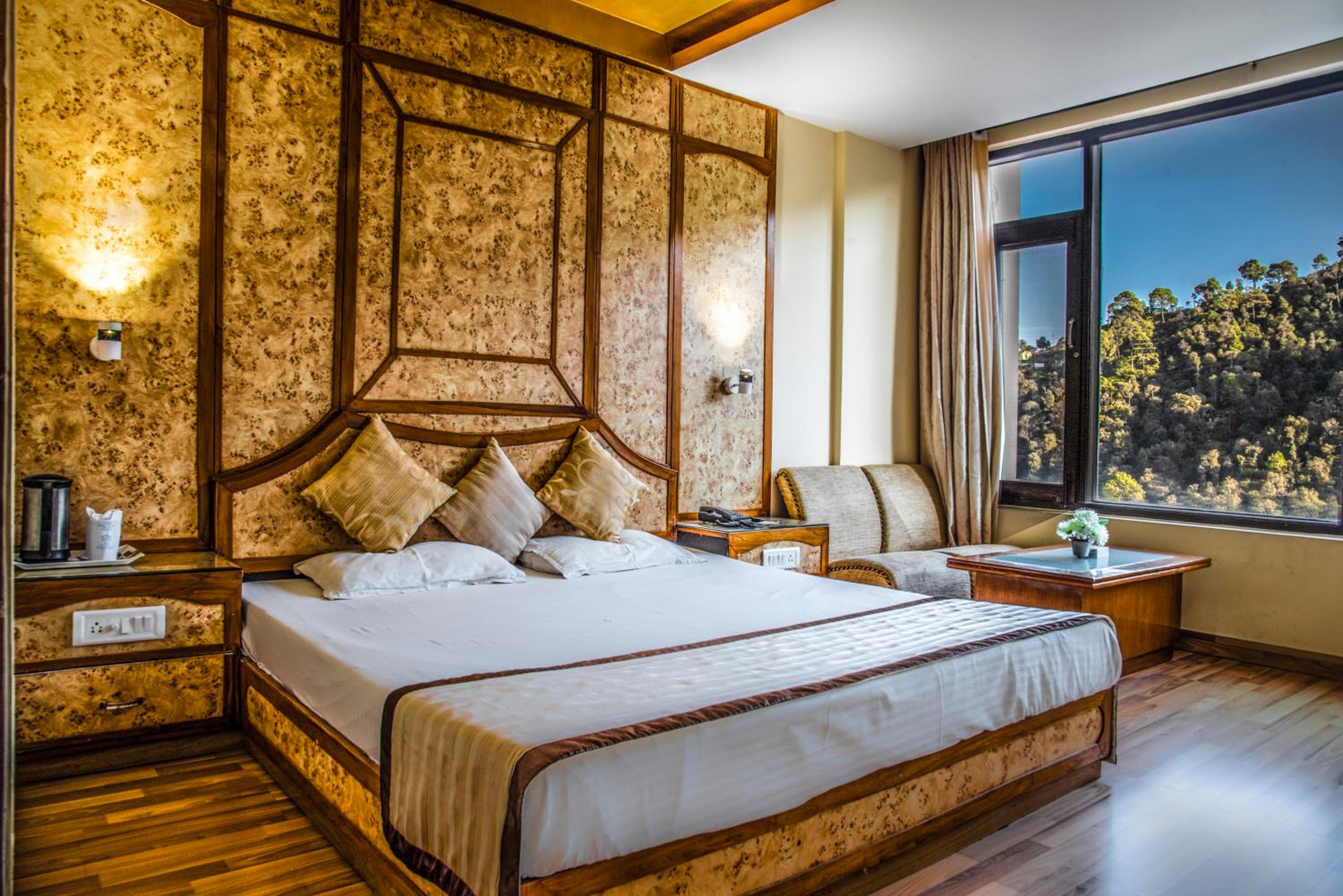 Standard King Room - Photo 2