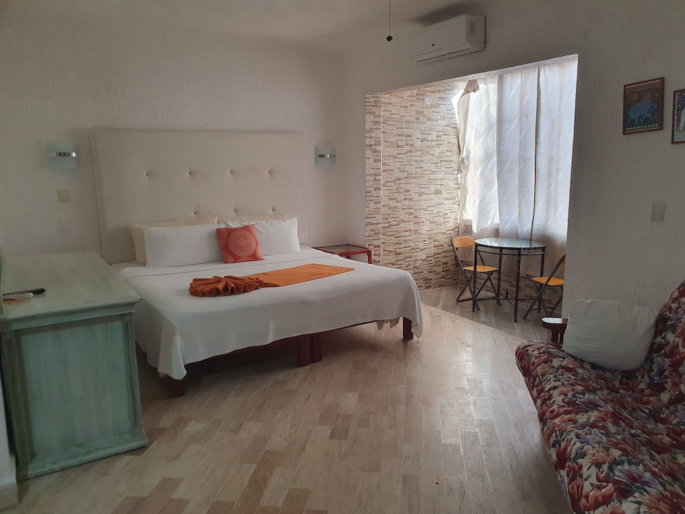Romantic Studio
