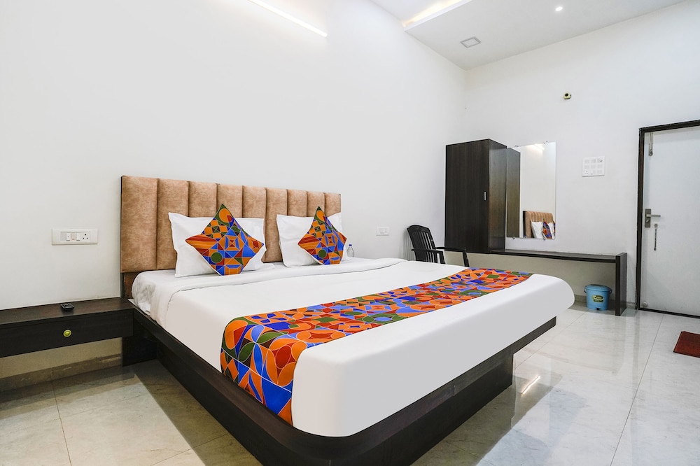 Deluxe Room - Photo 1
