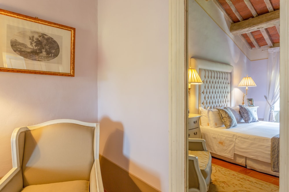 Superior Suite, Garden View photo 2