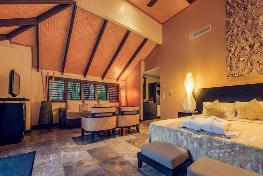 Courtyard Pool Suite - Photo 3