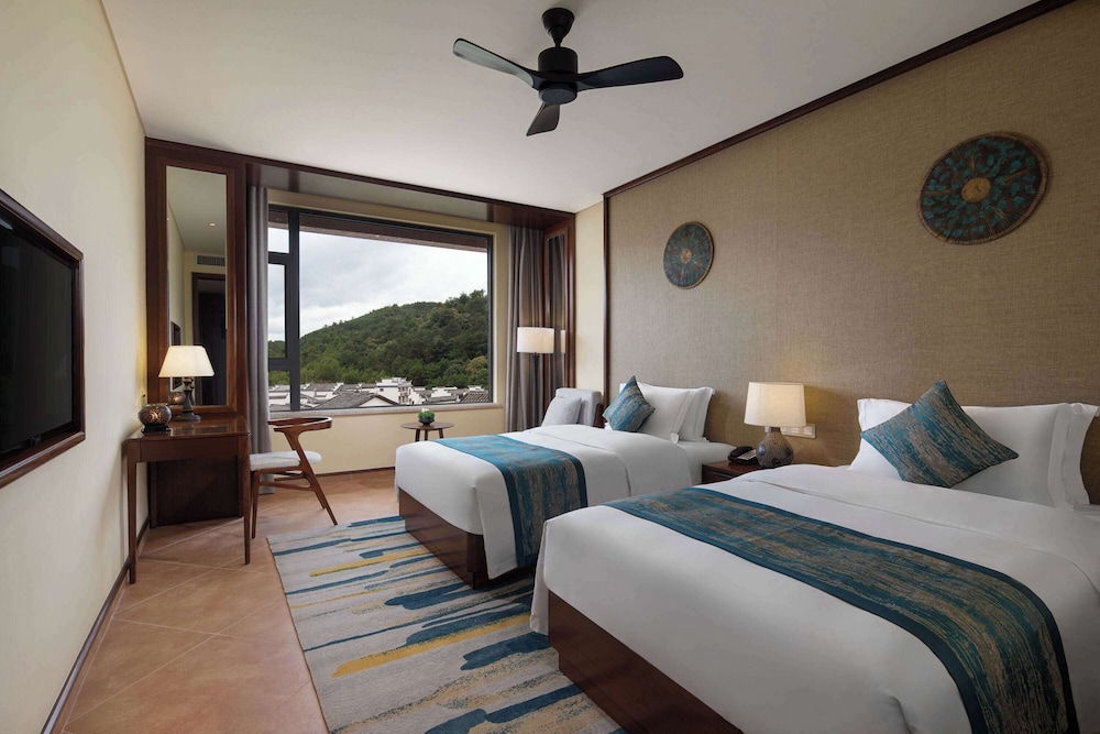Superior Room, 2 Twin Beds, Non Smoking, Hill View