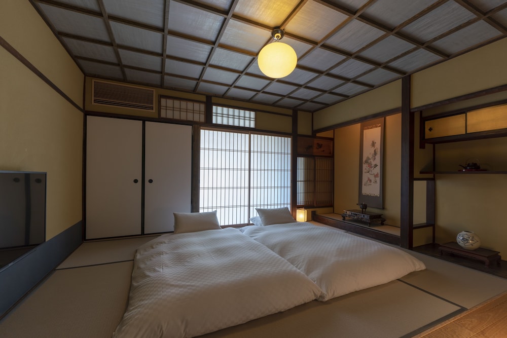 UME Japanese Suite photo 2