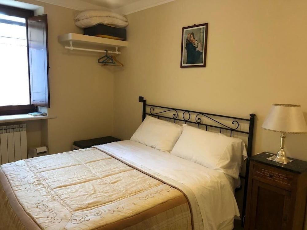 Deluxe Room, 1 Double Bed, Private Bathroom, City View photo 3