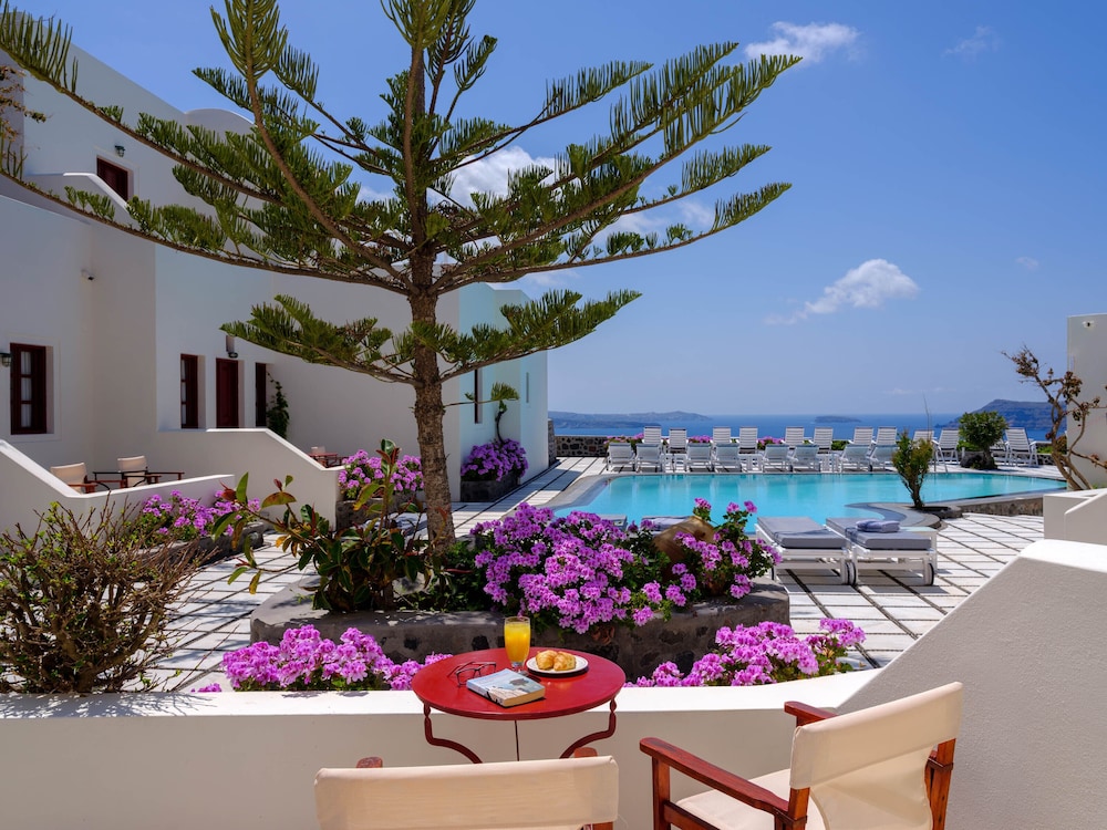 Apartment Pool View