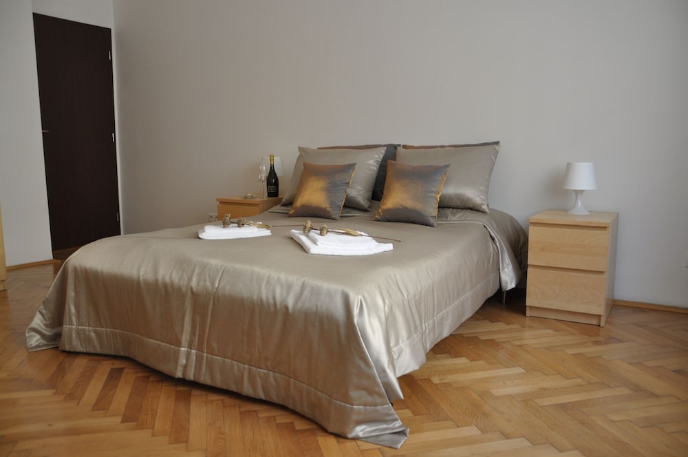 Deluxe Apartment, 1 Bedroom, Kitchen, City View