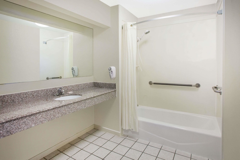 Super 8 by Wyndham Cabot, Foto 2
