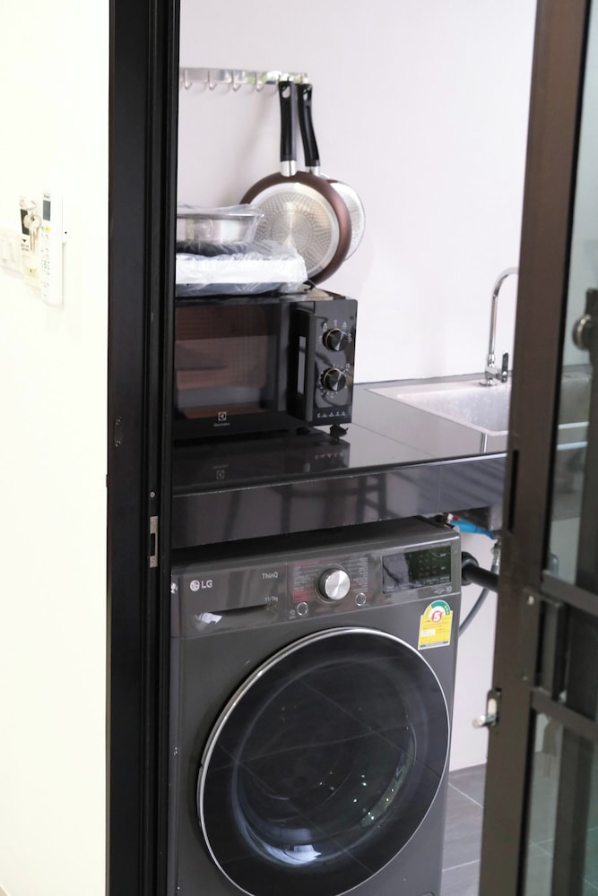 Suite, 1 Bedroom - Photo 3