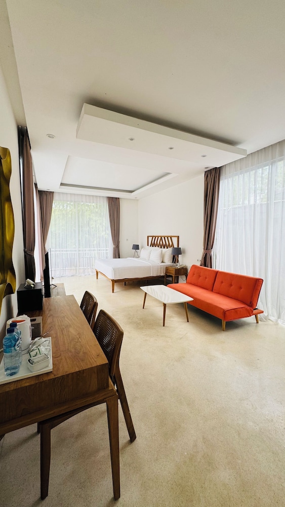 Premium Double Room, 1 King Bed, Private Pool - Photo 1