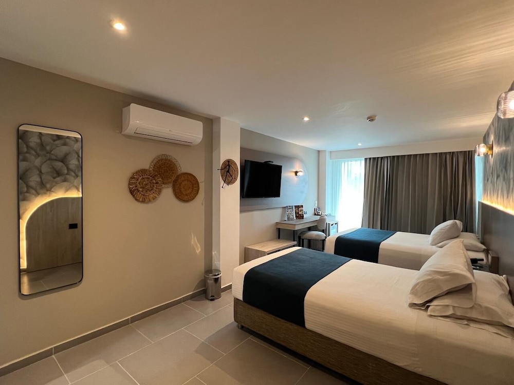 Standard Twin Room - Photo 1