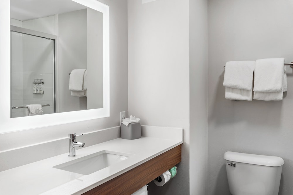 Suite, Multiple Beds - Photo 9