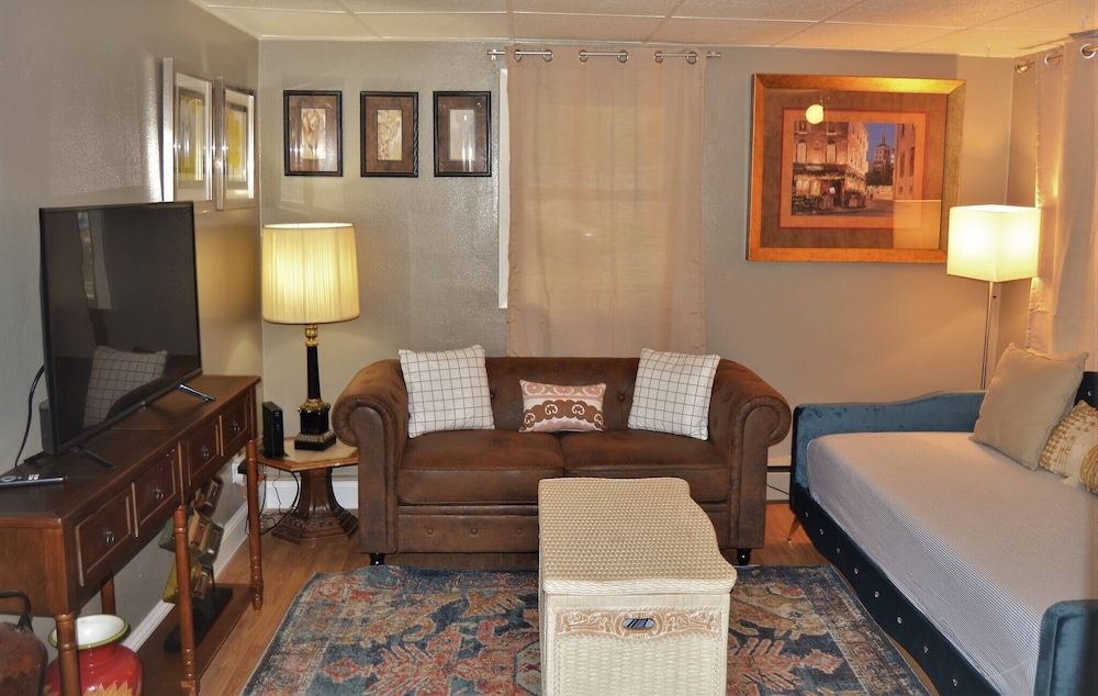 Gather Here 9br, 5BA Group, Photo 7