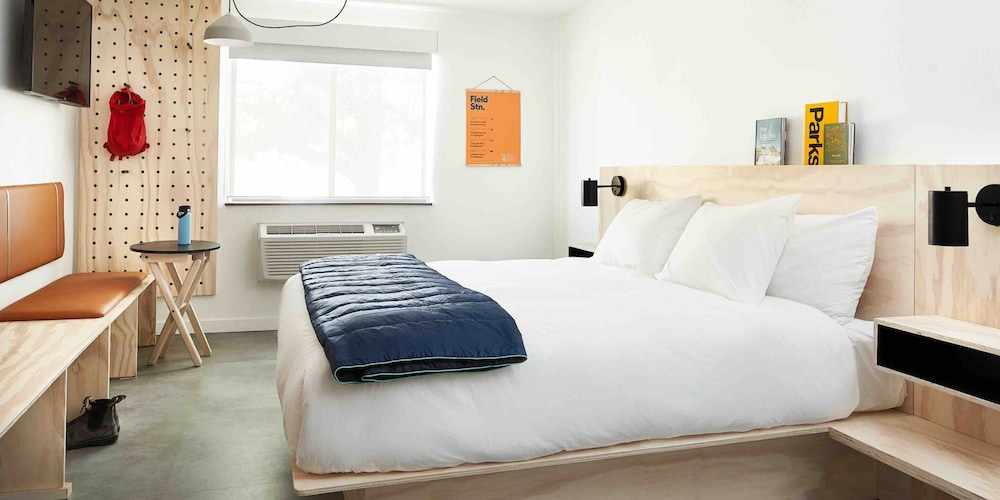 Room, 1 King Bed - Photo 6