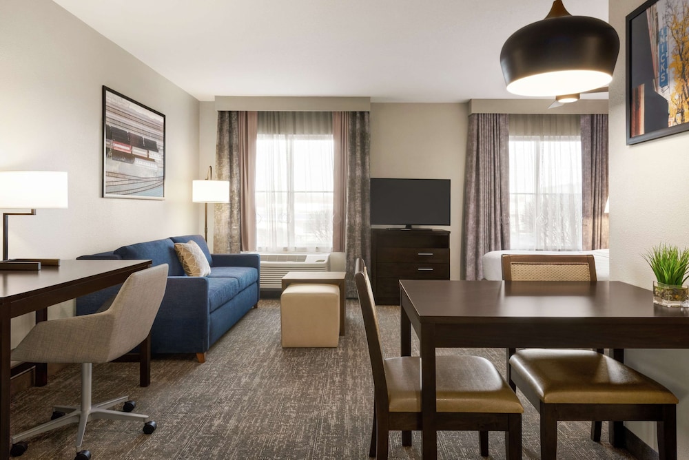 Suite, 1 King Bed, Non Smoking - Photo 1