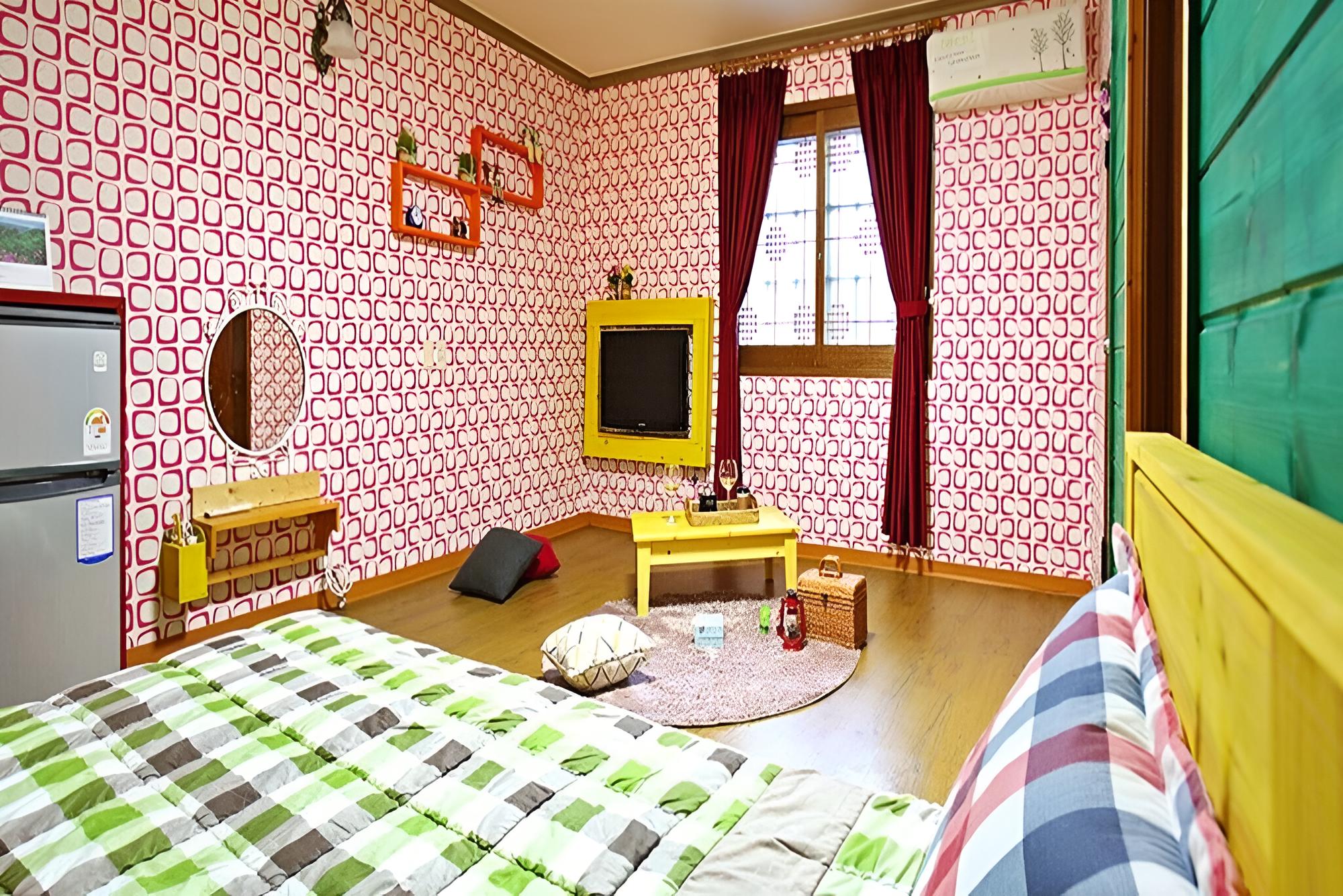 Room (Separate House No 101) photo 2