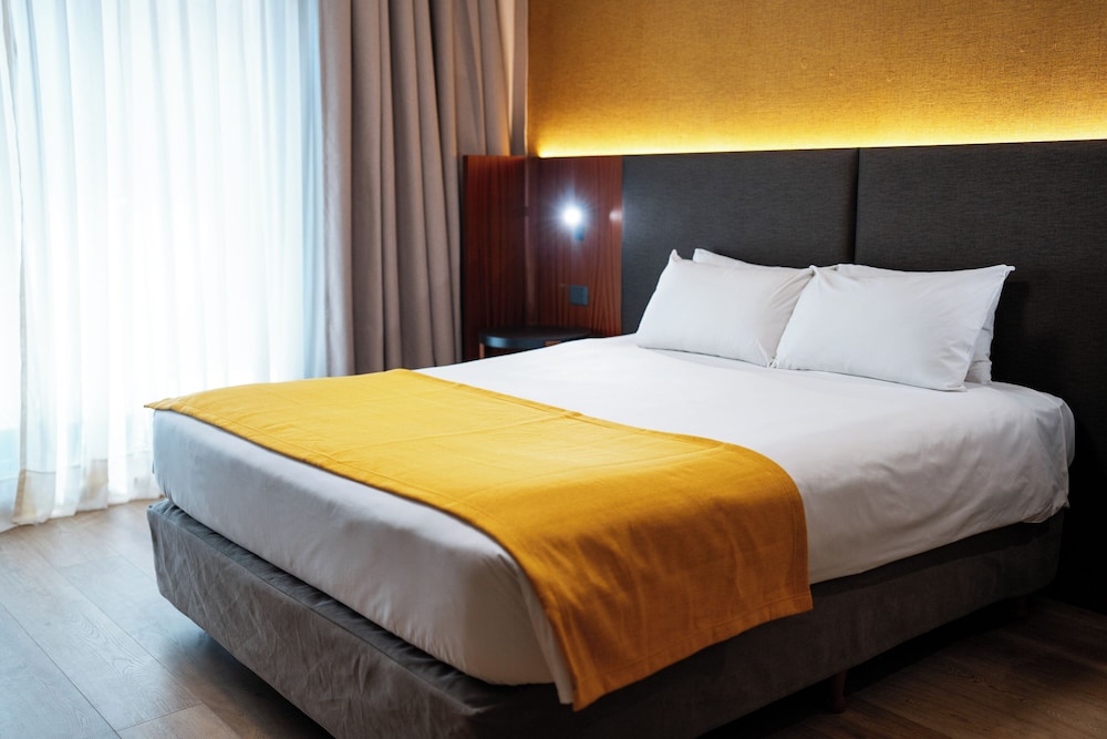 Standard Room, 1 Queen Bed