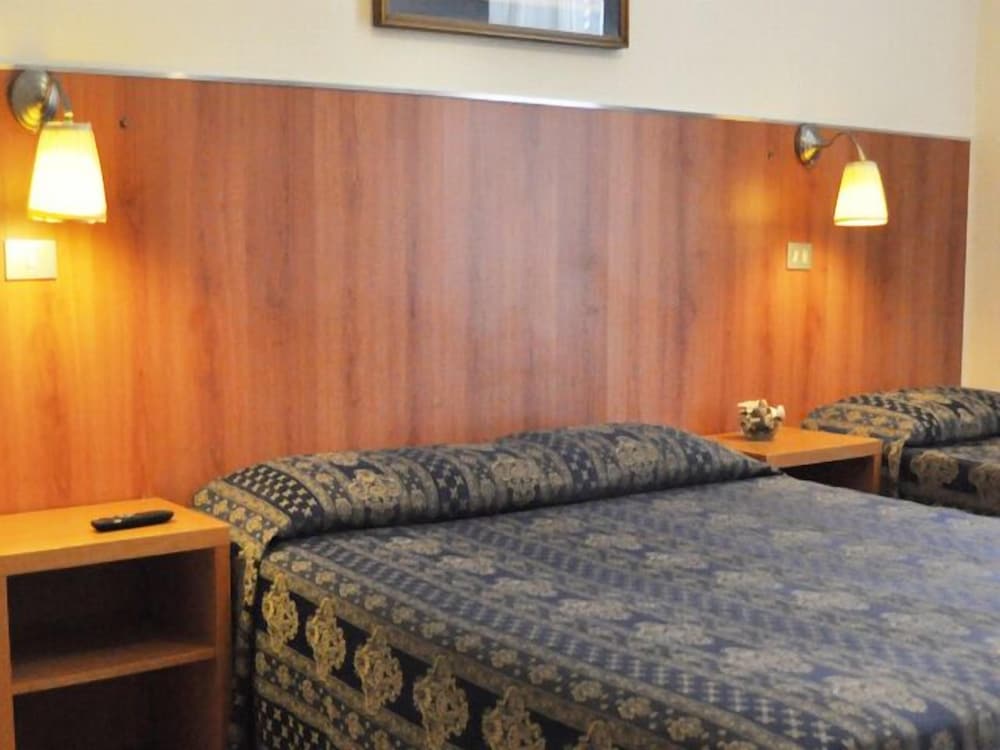 Triple Room, Private Bathroom photo 3