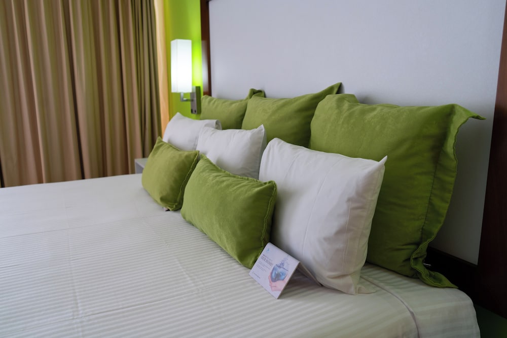 Master Suite 3 Bedrooms - Photo 3