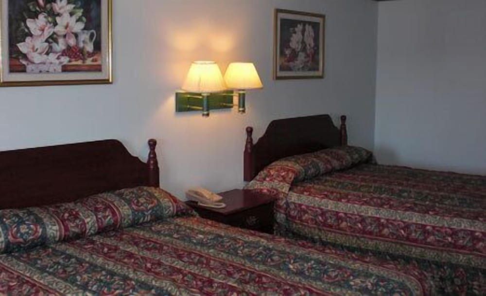 Deluxe Room, 2 Queen Beds, Smoking