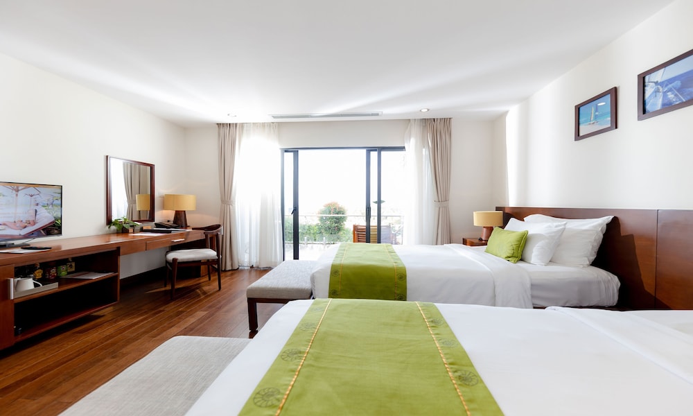 Premium Twin Room, Garden View photo 3