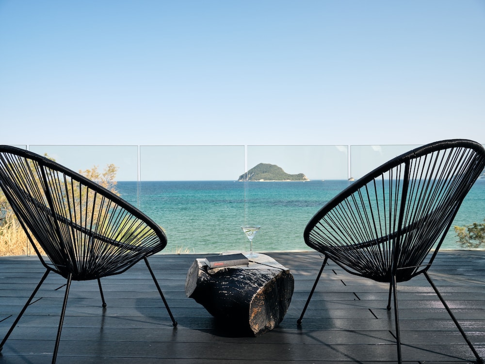 Premium Junior Suite with Outdoor Jetted Tub & Sea View - Photo 6