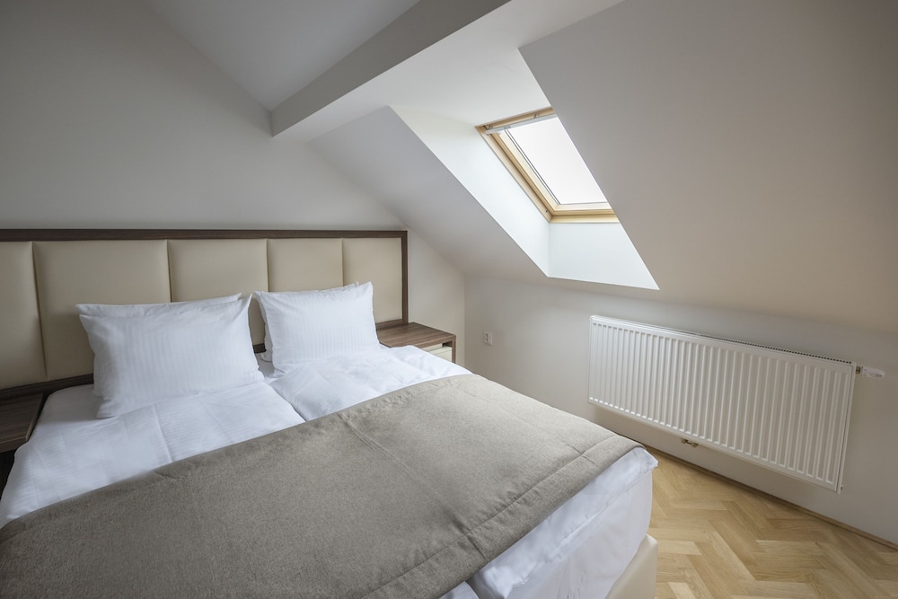 Executive Penthouse, 2 Bedrooms (Rooftop)