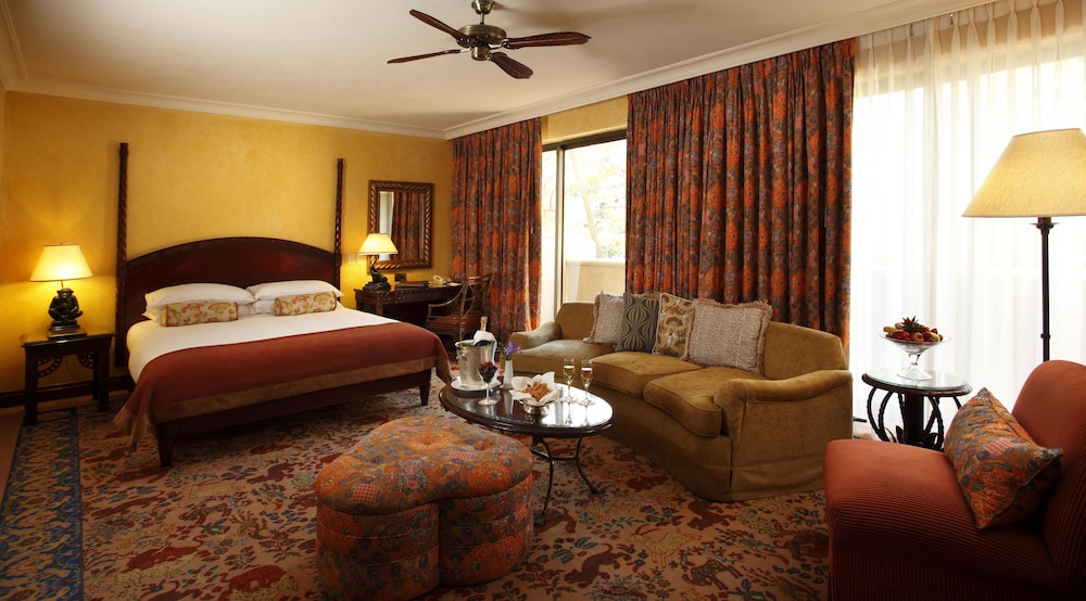 Superior Luxury Family Room photo 1