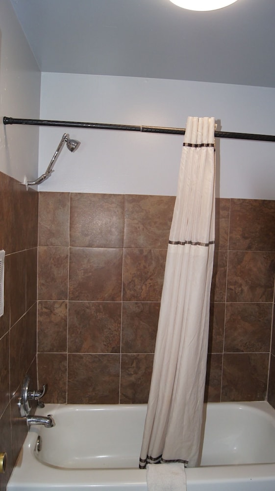 Standard Double Room, 2 Queen Beds photo 2