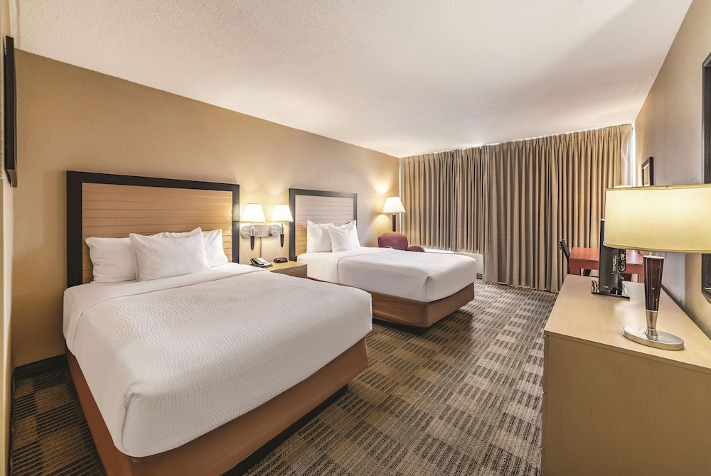 Room, 2 Full Beds, Non Smoking - Photo 1