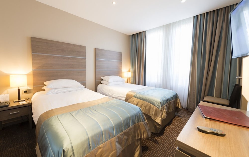 Standard Twin Room photo 2