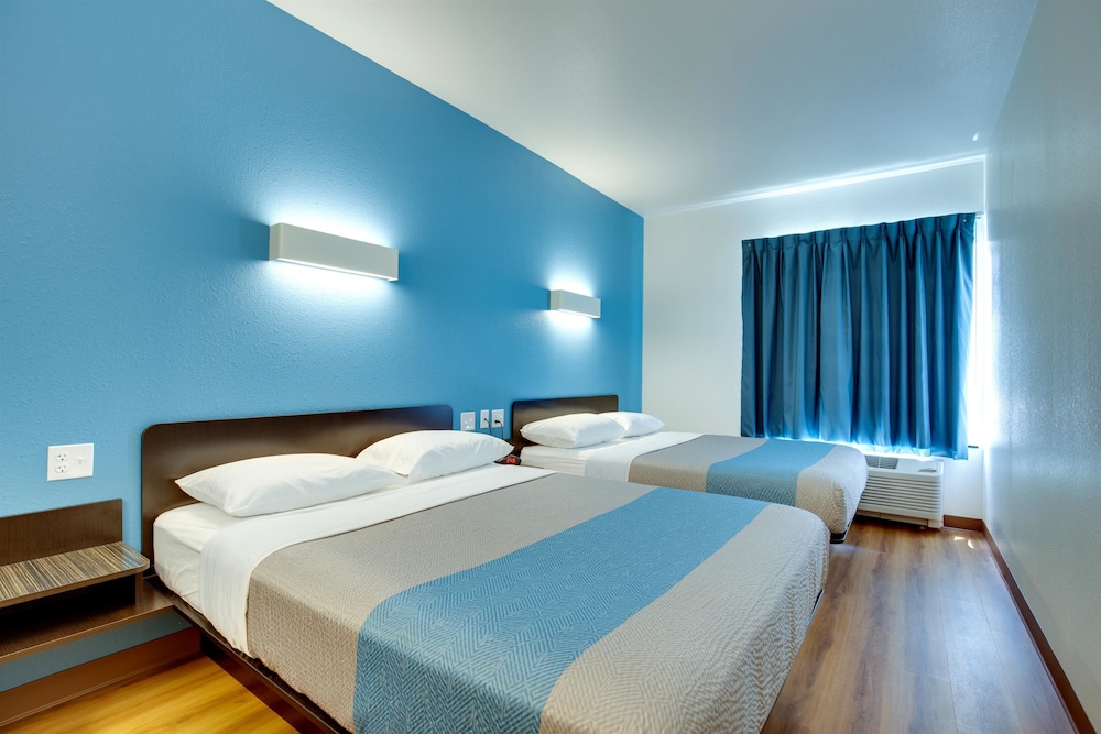 Deluxe Suite, 2 Queen Beds, Accessible, Non Smoking photo 1