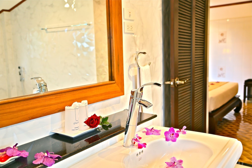 Deluxe Double Room - Photo 8