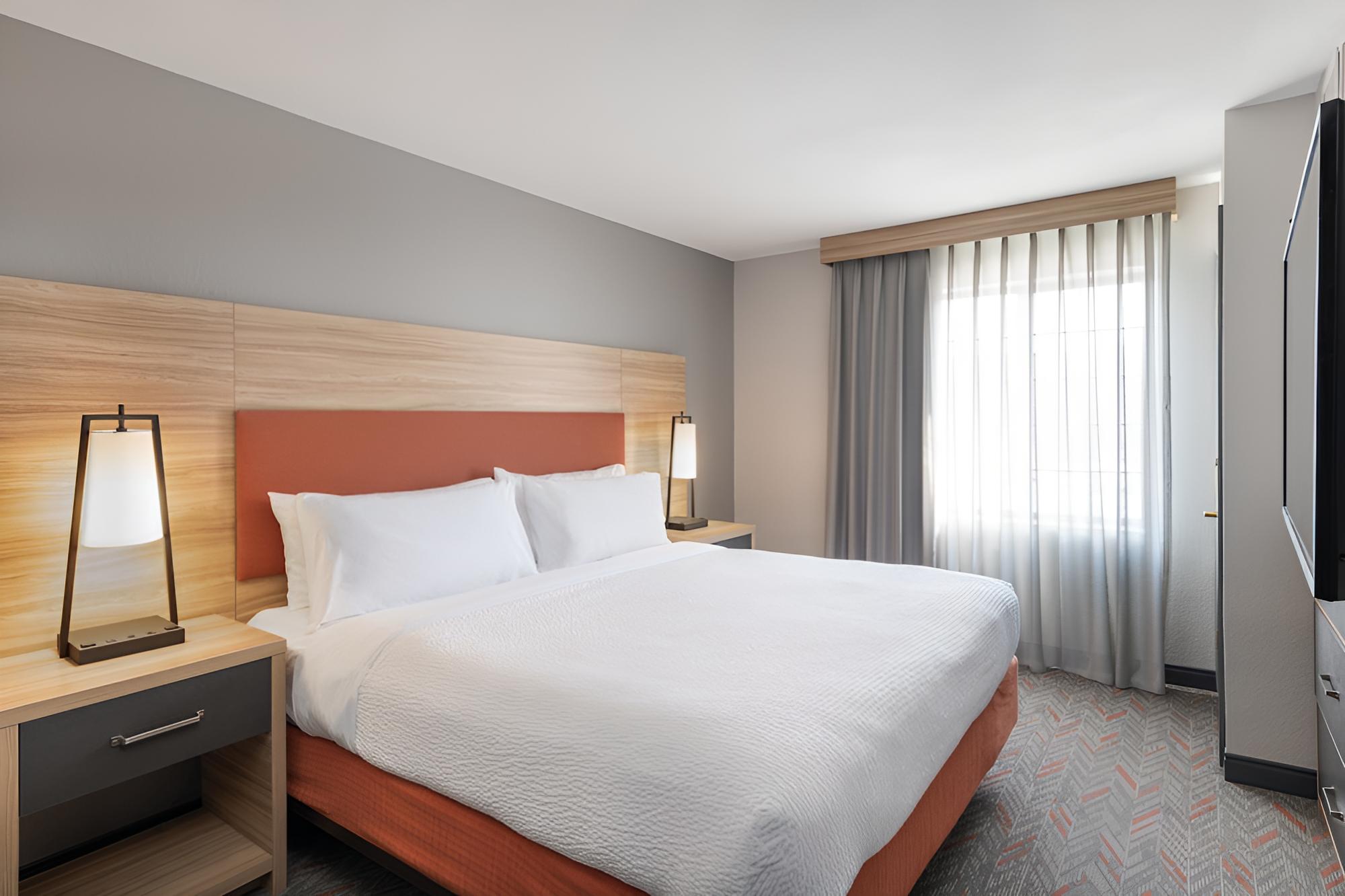 Suite, 1 Bedroom, Accessible (Communications Accessible) - Photo 3