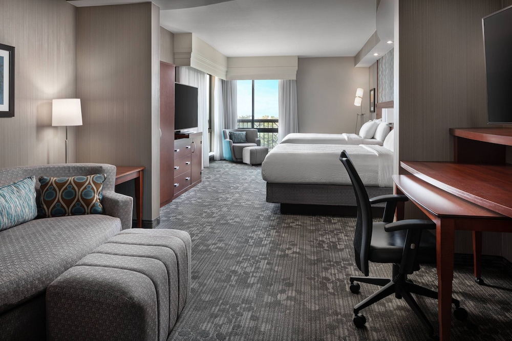 Junior Suite, Multiple Beds