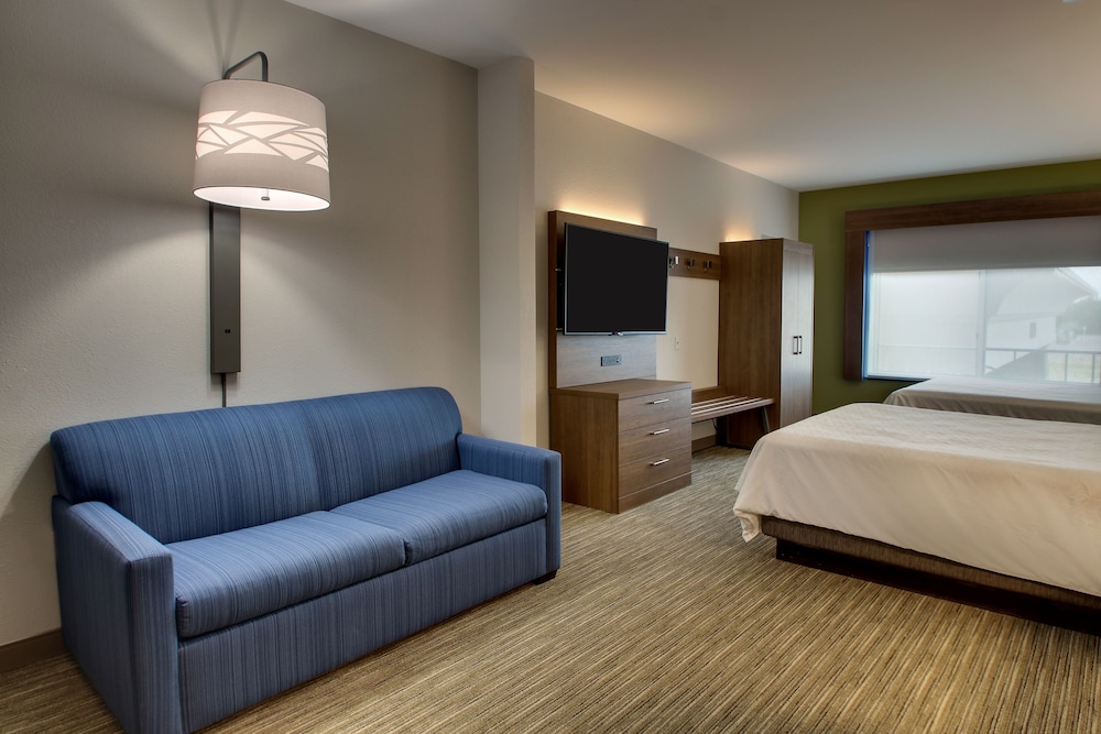 Suite, 2 Queen Beds, Accessible, Non Smoking (Comms Accessible. Roll-In Shower) - Photo 3