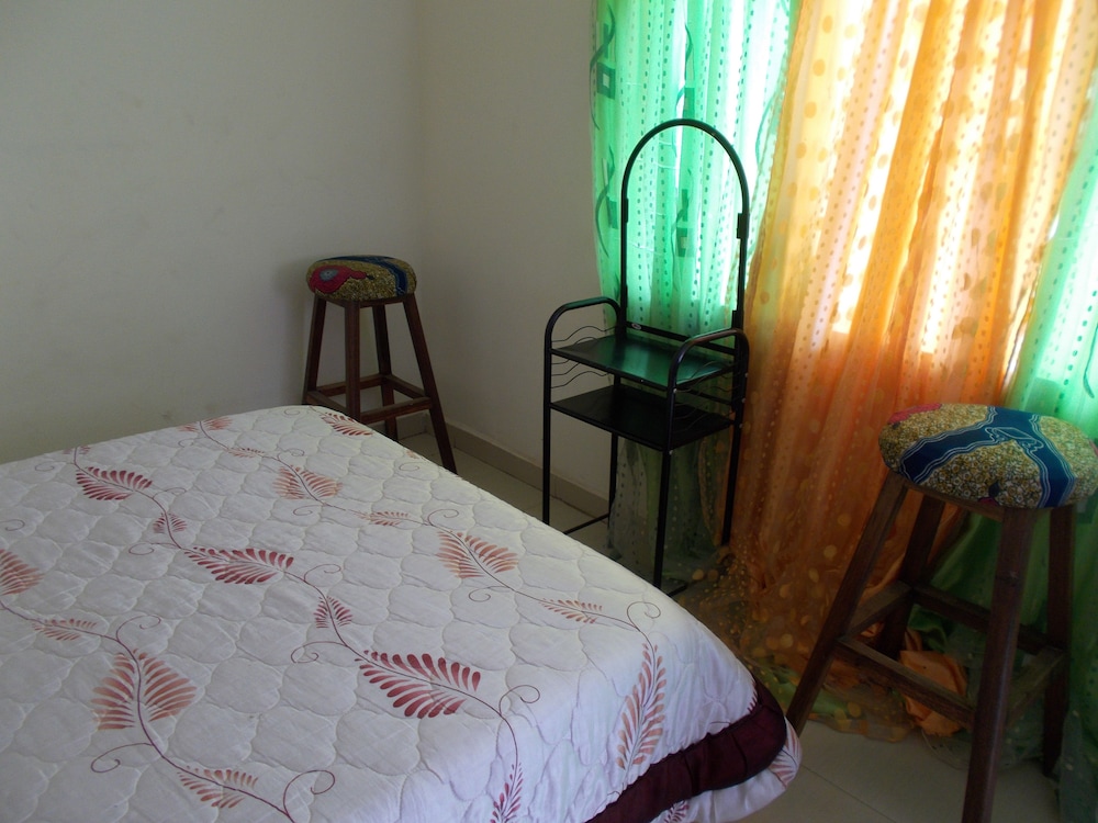 Economy Twin Room, 2 Double Beds photo 3