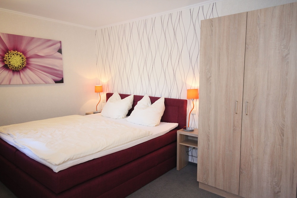 Double Room, 1 Queen Bed, Non Smoking photo 2