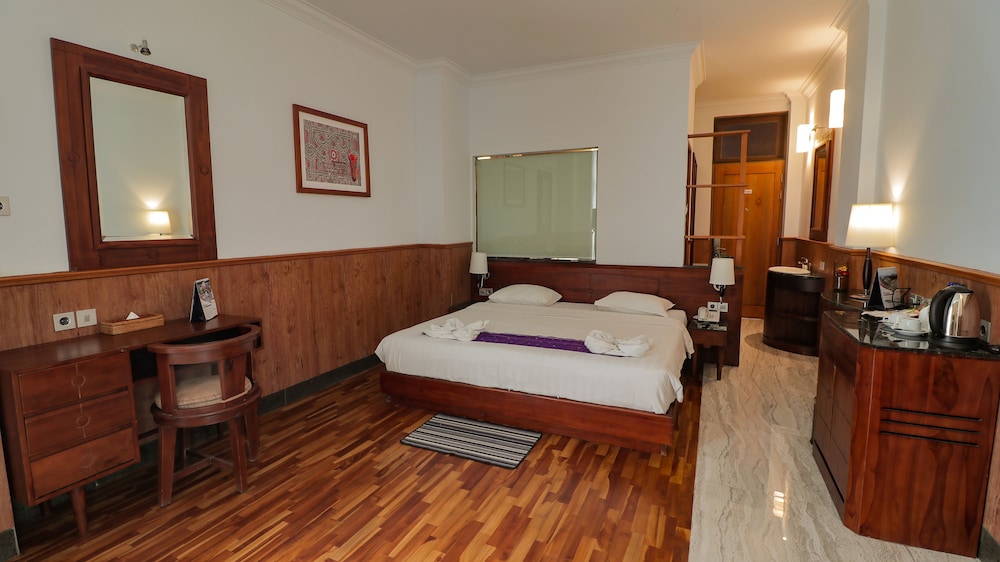 Tongging Point Hotel Deluxe Double/Twin, Lake Toba View photo 2
